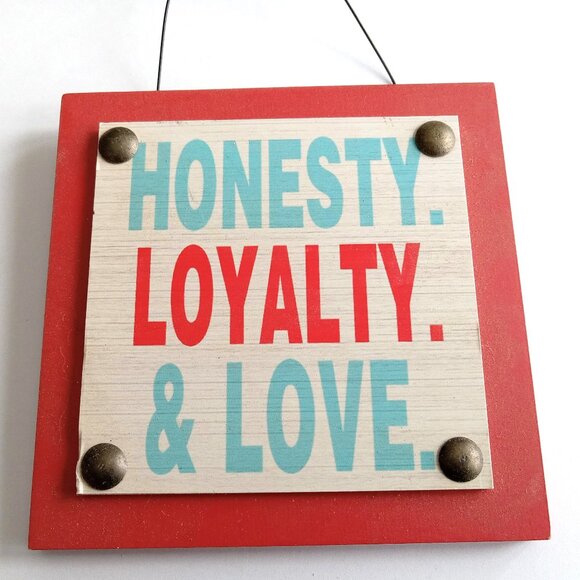 🎯 10 for $10 / Small Hanging Wooden Love Sign - Picture 4 of 6